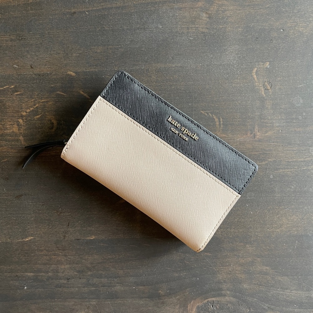 *SOLD* Kate Spade Leila Medium Bifold Wallet